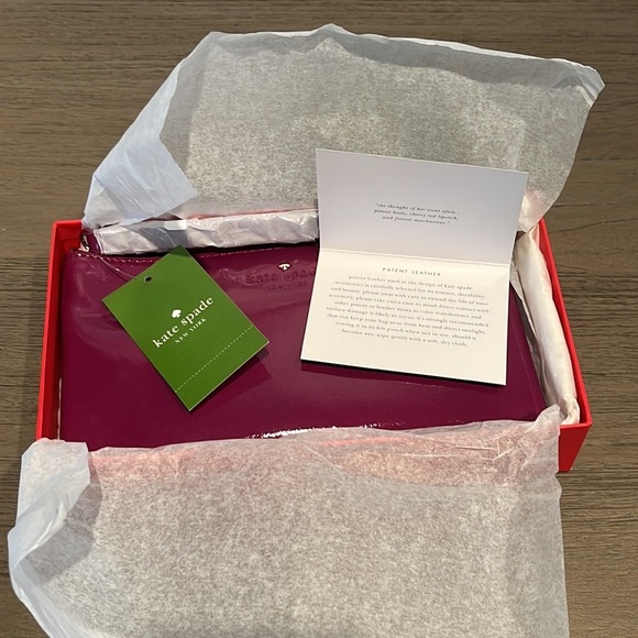 Kate Spade - Harrison Street Jenny Ann Wristlet Magenta New in box! Great gift! - Picture 7 of 9